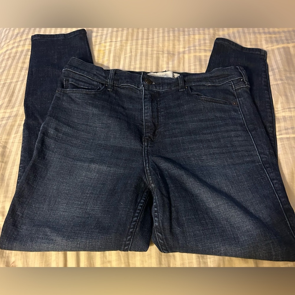 Abercrombie & Fitch “high rise ankle” Jean size 8